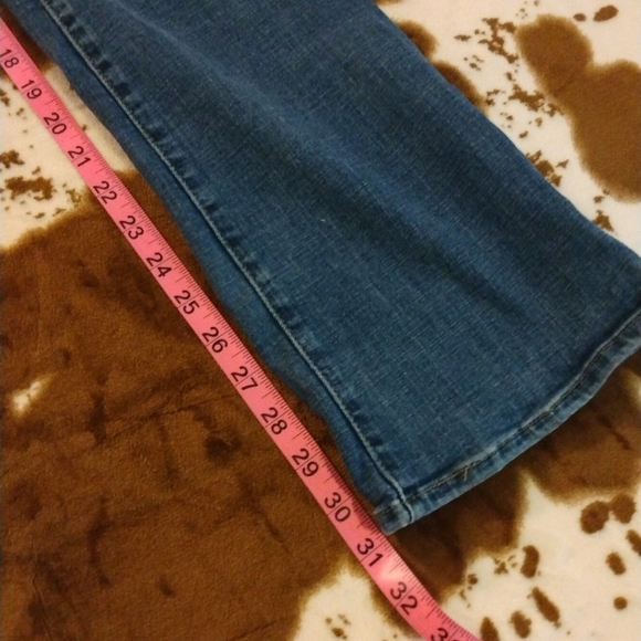 Women's Levi's Mid Rise Boot Cut Jeans - Picture 6 of 8